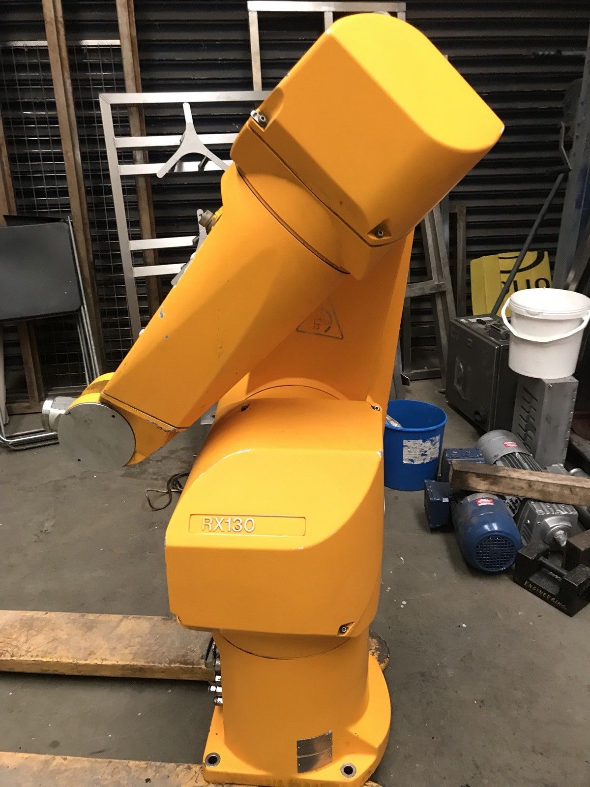 史陶比爾機(jī)器(qì)人(rén)維修，保養